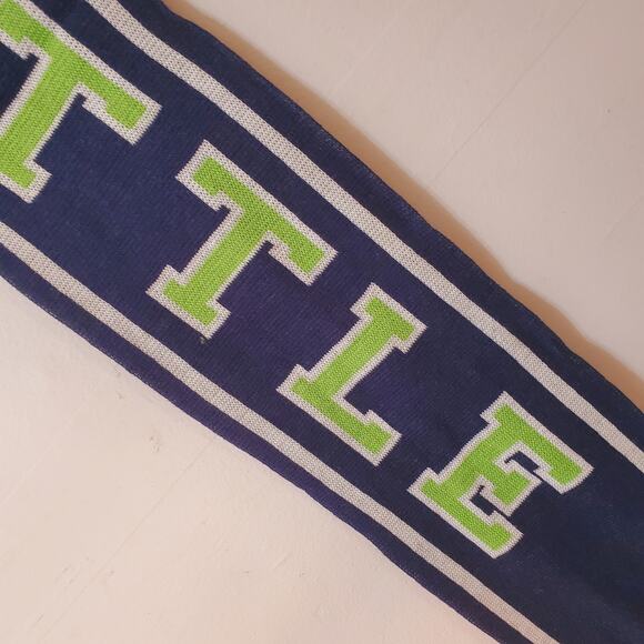 NWT ChoKoLids Seattle Seahawks NFL Reversible Scarf - Picture 5 of 9